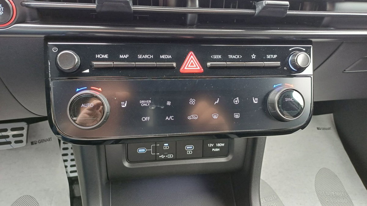 Hyundai Tucson 1.6 hev Xtech 2wd auto (18)