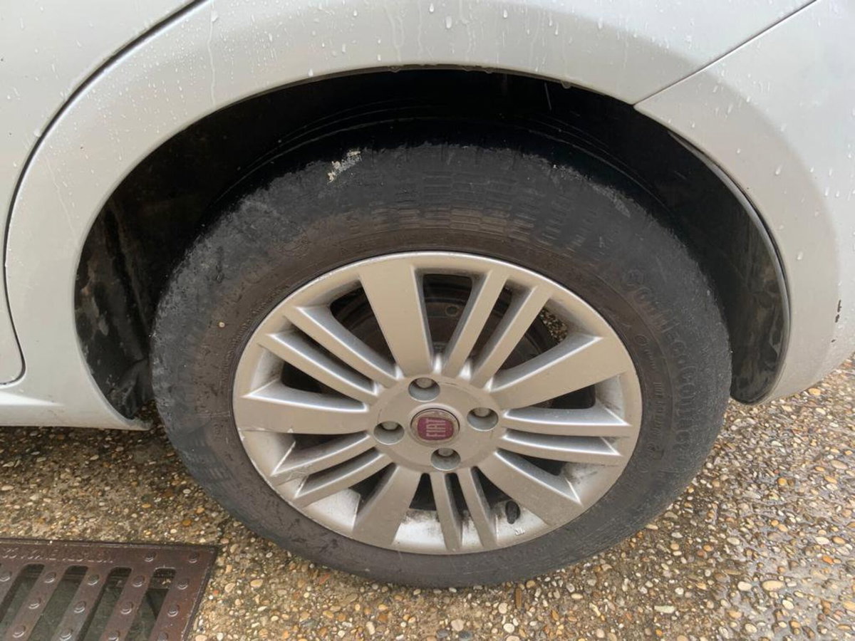 Fiat Punto Evo 1.3 Mjt 75 CV 5 porte Active (13)