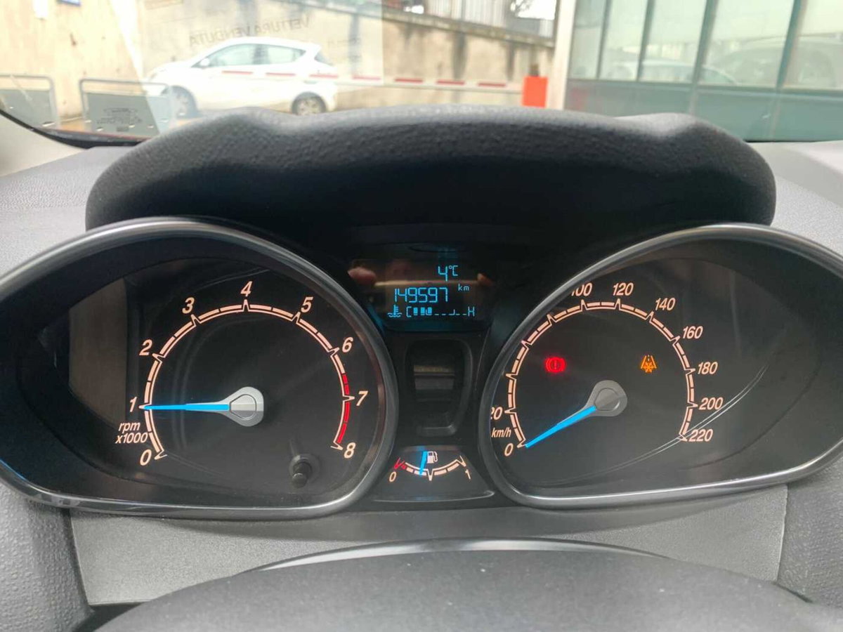 Ford Fiesta 1.4 5 porte Bz.- GPL Titanium (14)