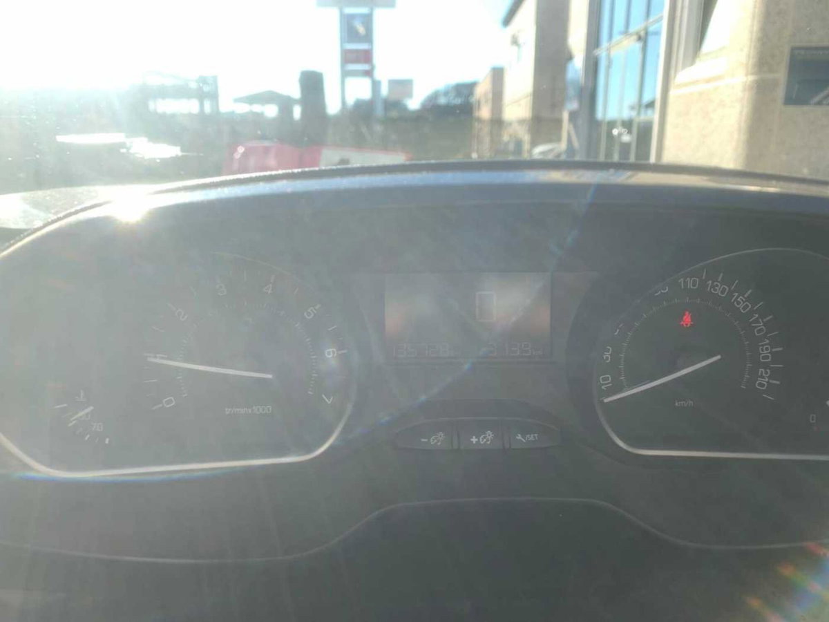 Peugeot 208 82 3p. GPL Access (10)