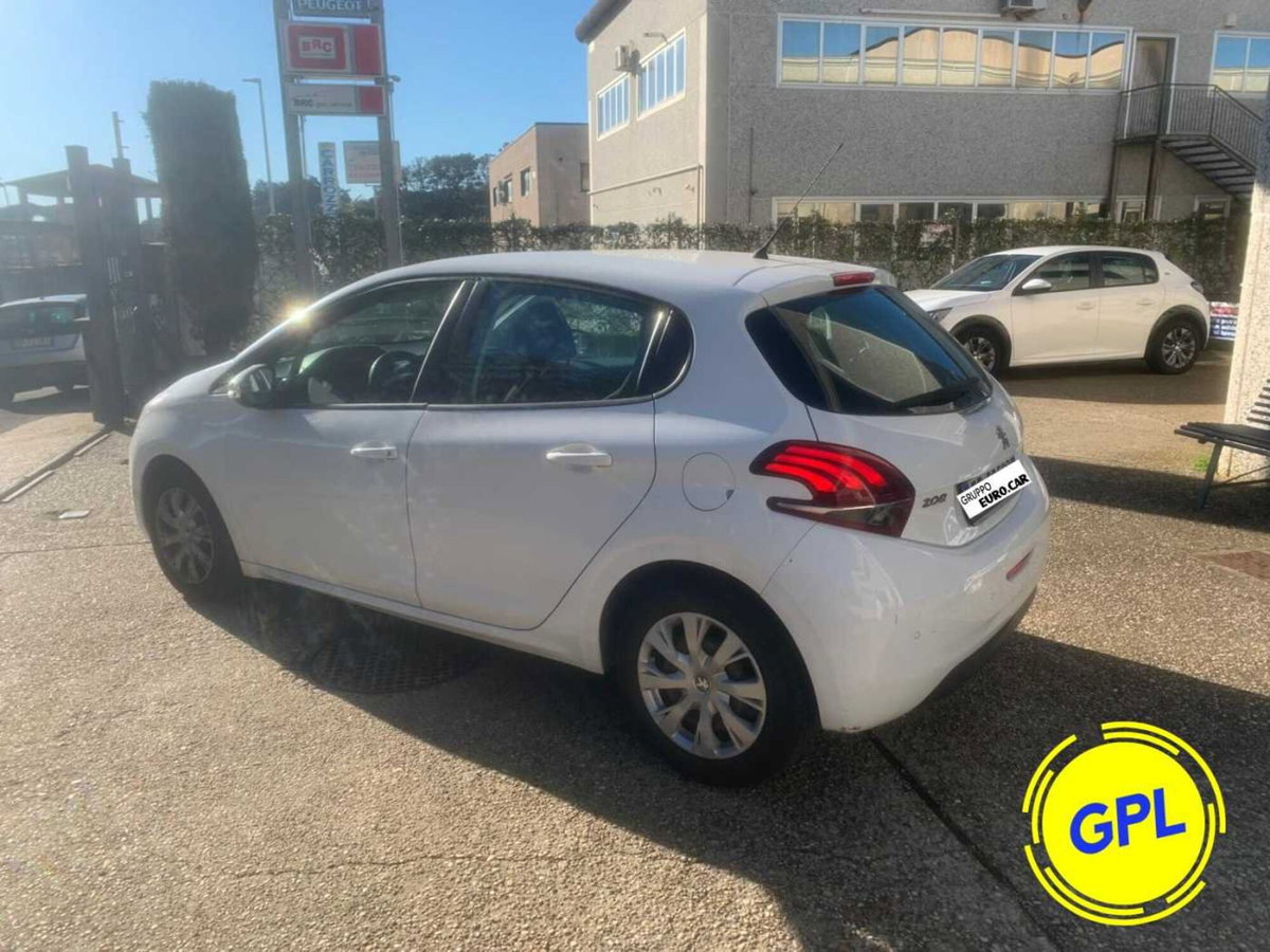 Peugeot 208 82 3p. GPL Access (8)