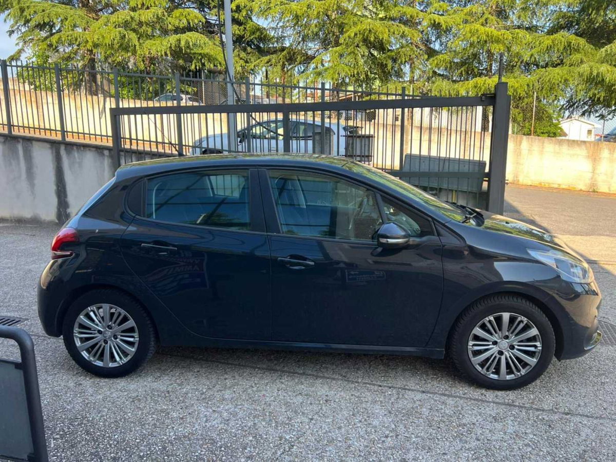 Peugeot 208 100 5 porte Allure (8)