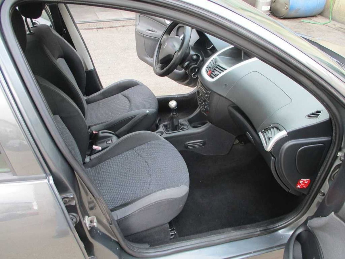 Peugeot 206 60CV 5p. Trendy (10)