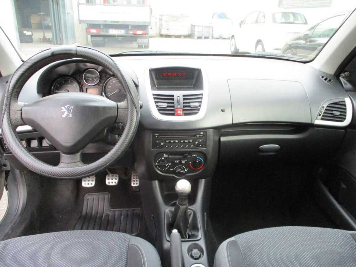 Peugeot 206 60CV 5p. Trendy (12)