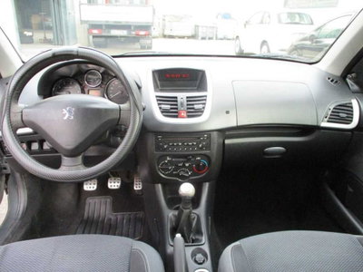 Peugeot 206 60CV 5p. Trendy (12)