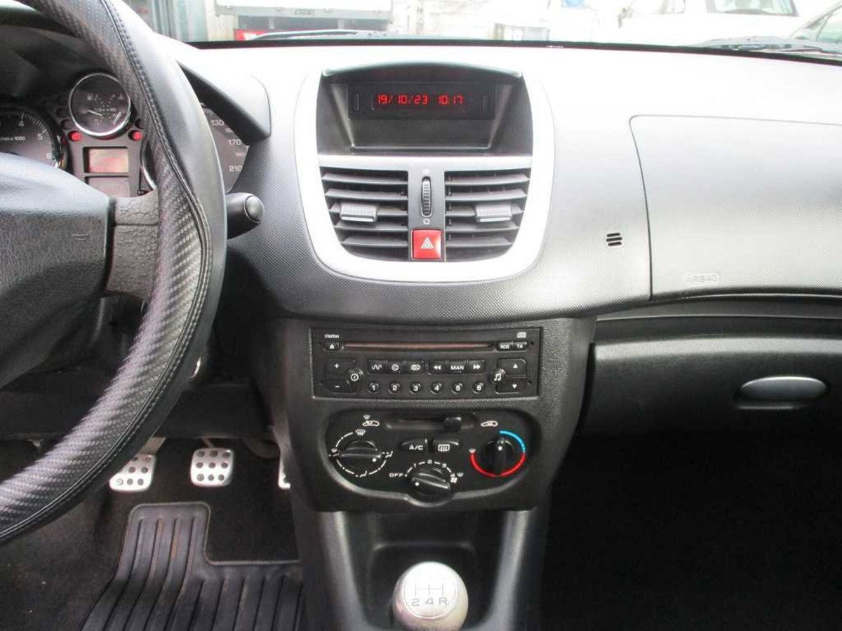 Peugeot 206 60CV 5p. Trendy (13)