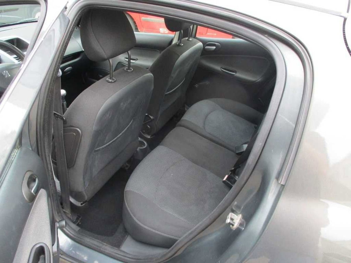 Peugeot 206 60CV 5p. Trendy (8)