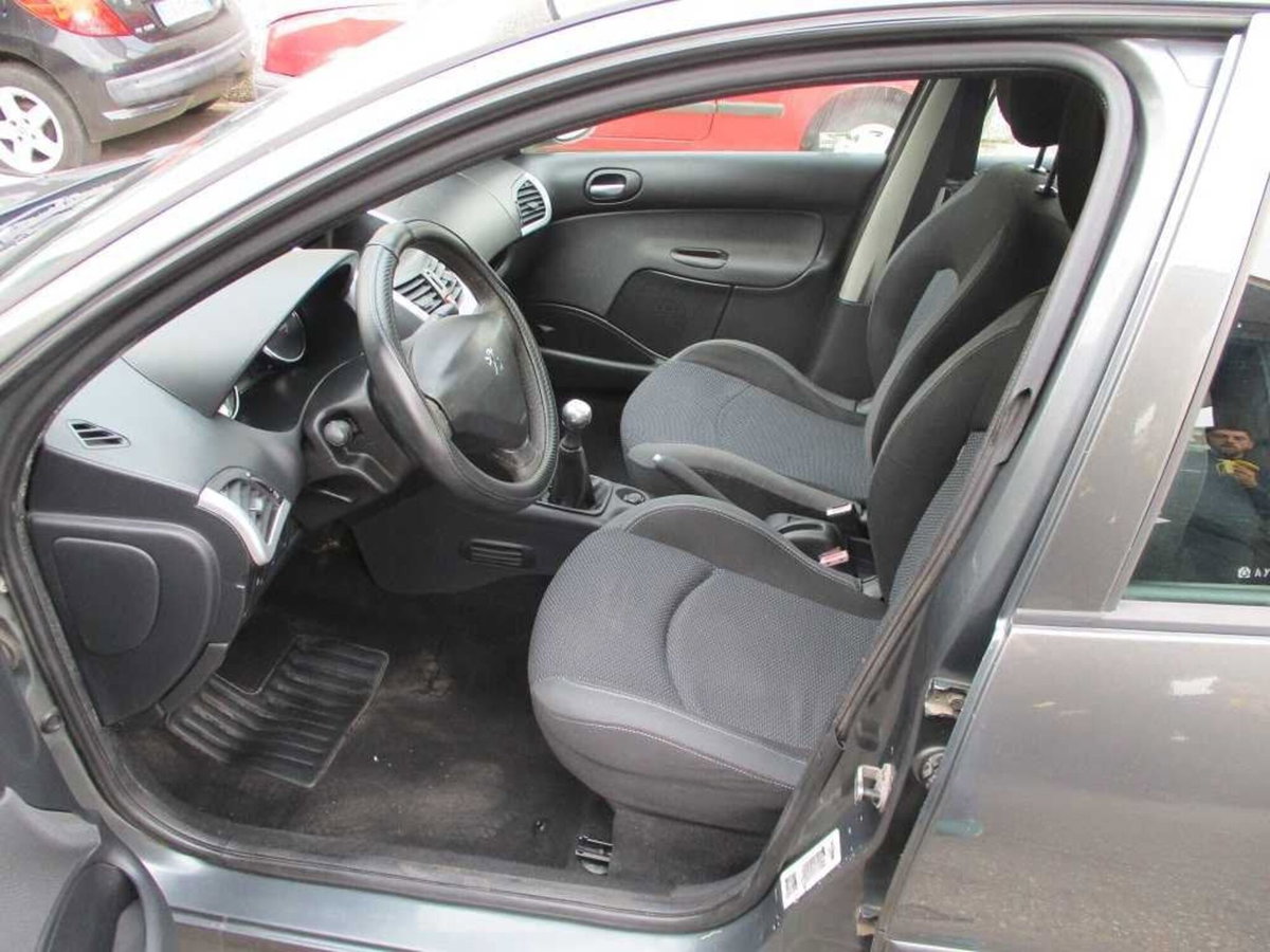 Peugeot 206 60CV 5p. Trendy (9)