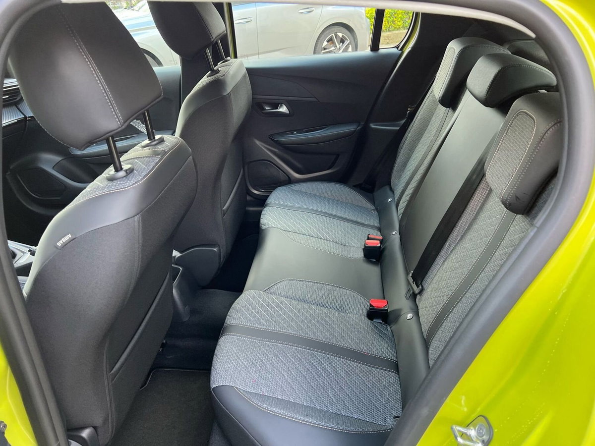 Peugeot 208 PureTech 100 Stop&Start 5 porte GT (10)