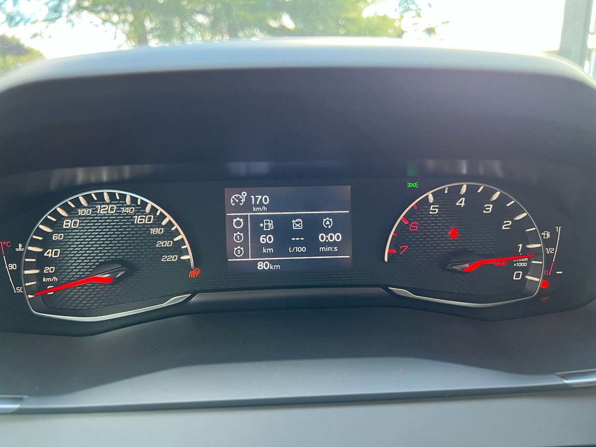 Peugeot 208 PureTech 100 Stop&Start 5 porte GT (11)