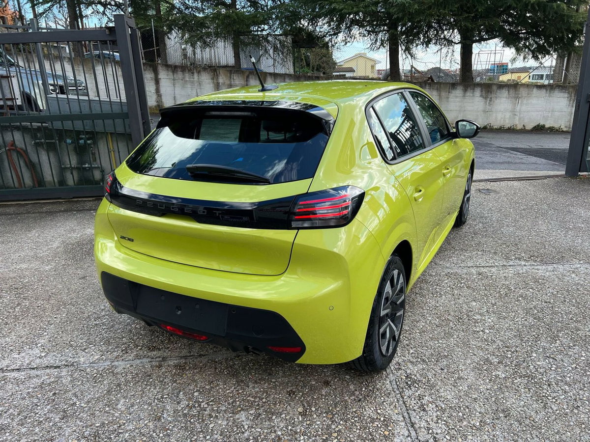 Peugeot 208 PureTech 100 Stop&Start 5 porte GT (8)