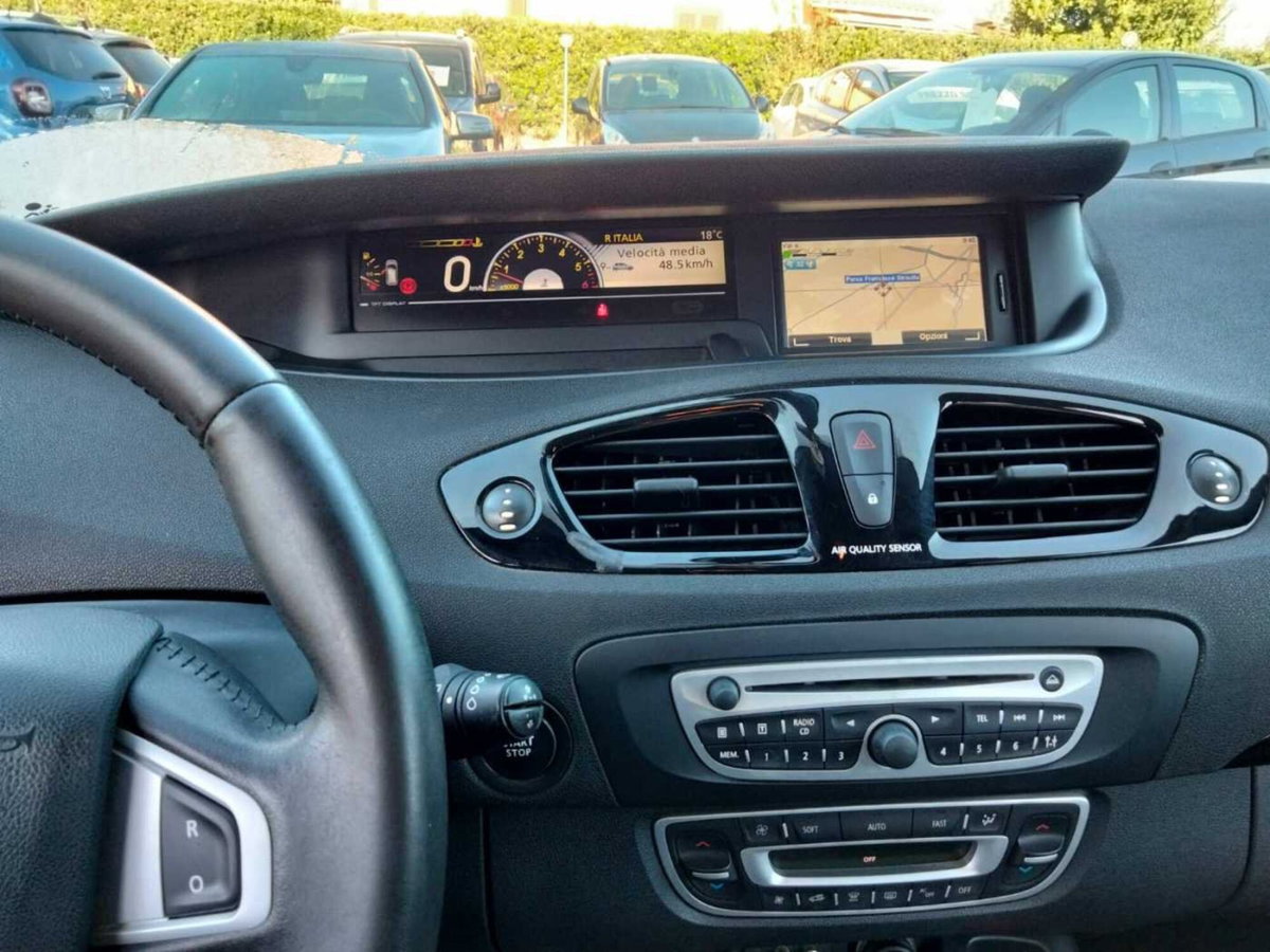 Renault Scénic X-Mod 1.5 dCi 110CV Dynamique (17)