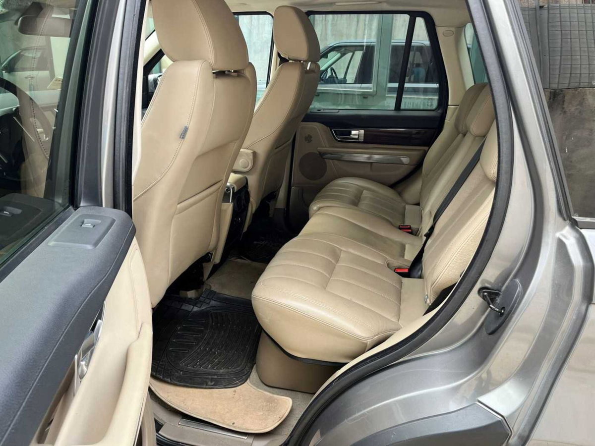 Land Rover Range Rover Sport 3.0 SDV6 HSE (11)