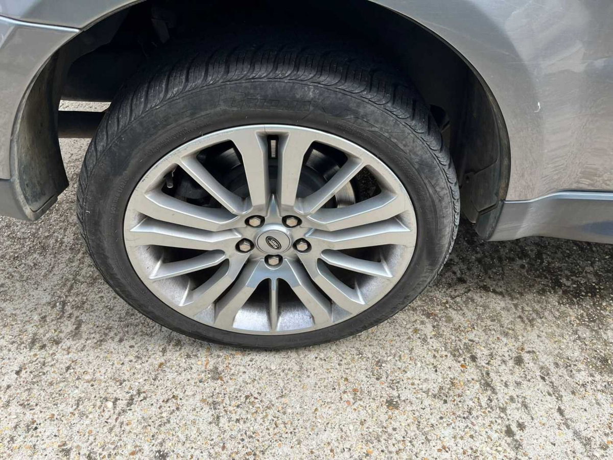 Land Rover Range Rover Sport 3.0 SDV6 HSE (4)