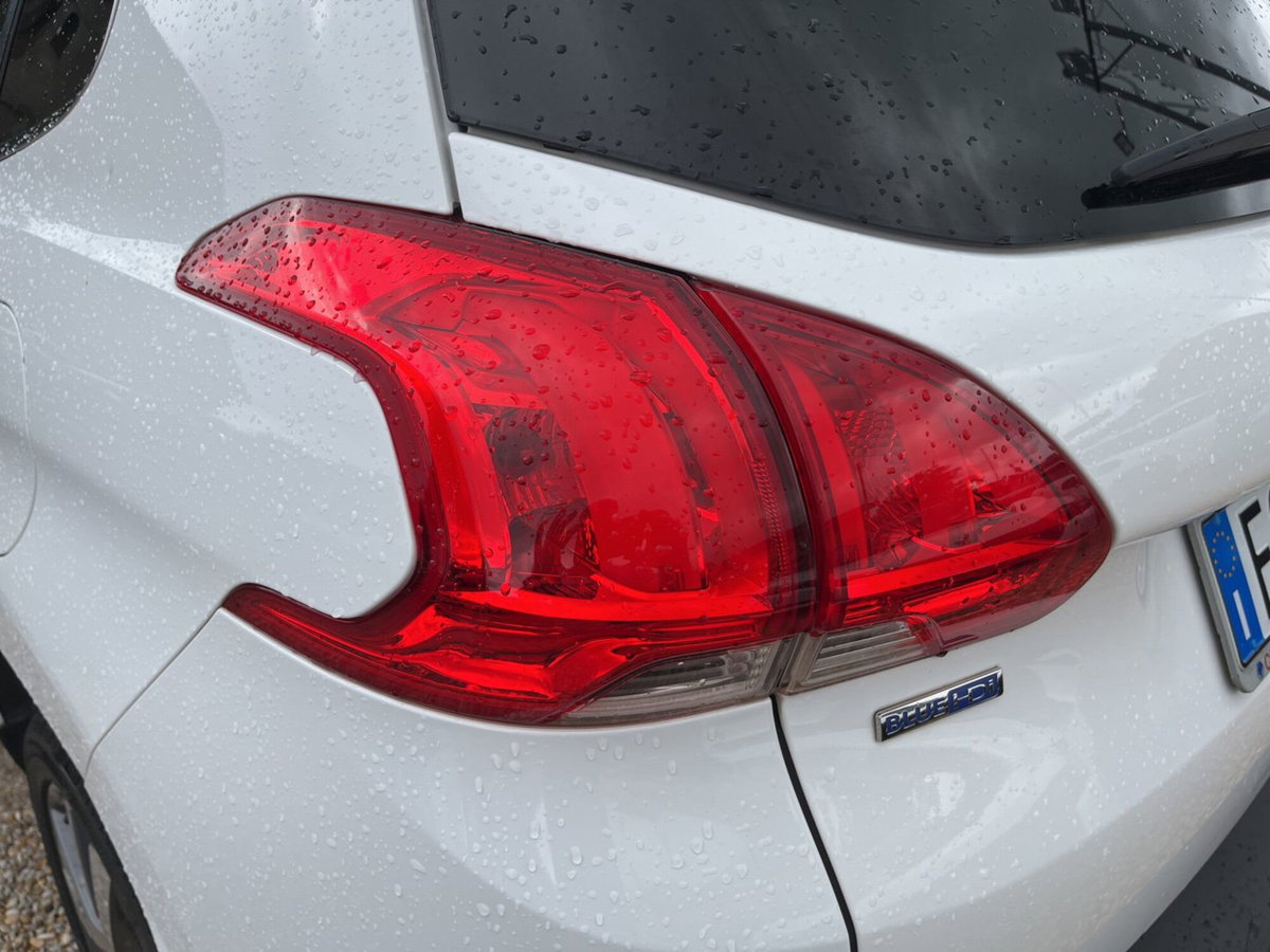 Peugeot 2008 120 S&S Allure (11)
