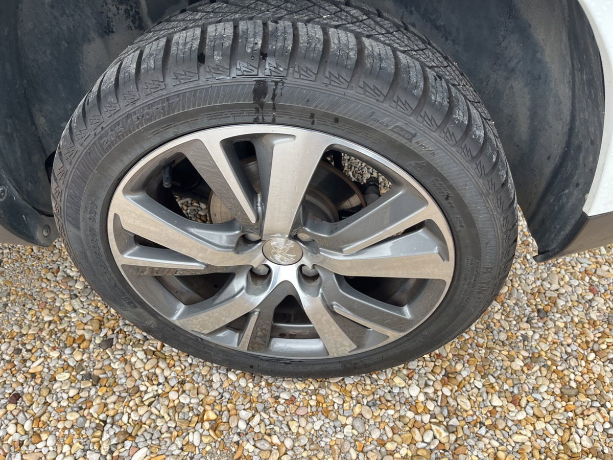 Peugeot 2008 120 S&S Allure (15)