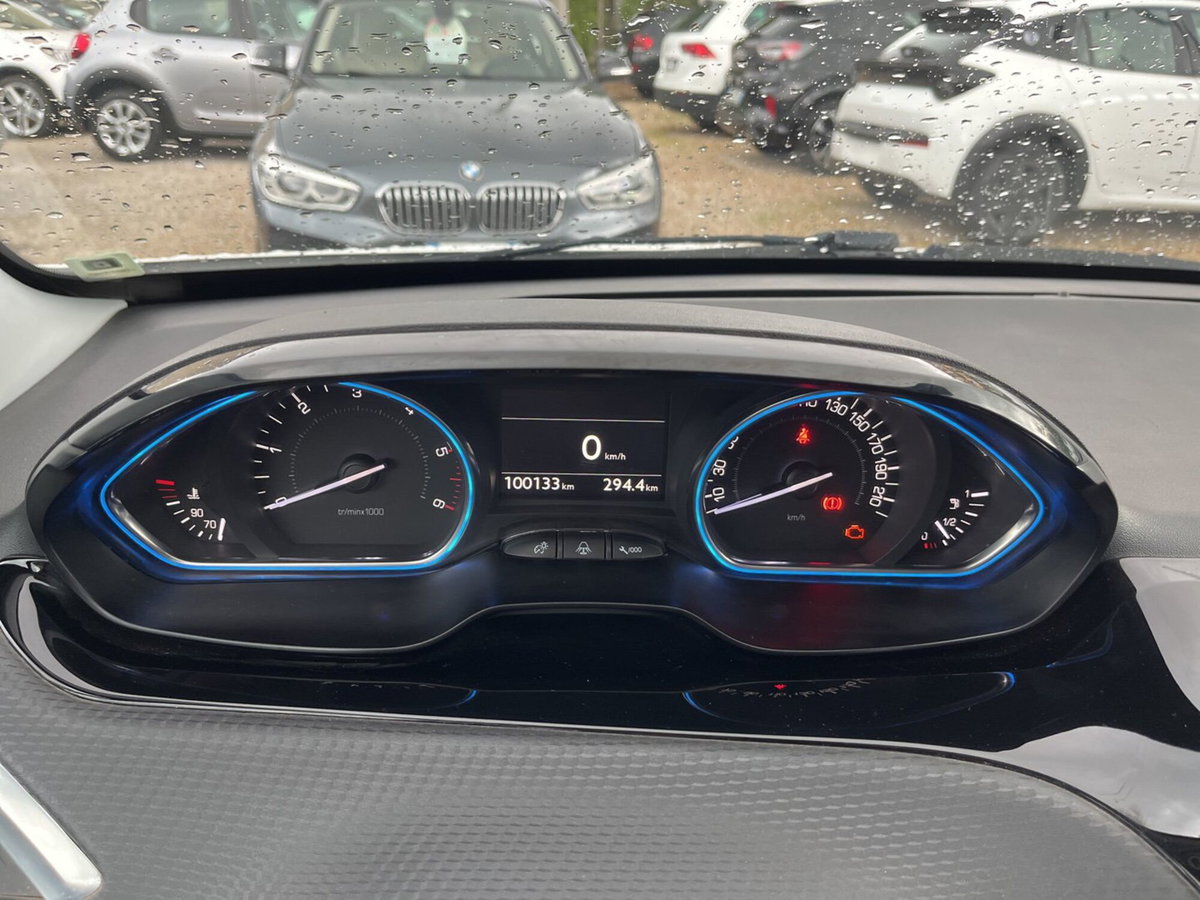 Peugeot 2008 120 S&S Allure (20)