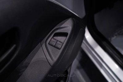 Peugeot 108 72 5 porte Active (10)