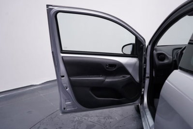 Peugeot 108 72 5 porte Active (9)