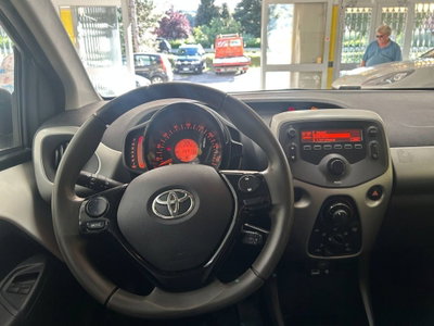 Toyota Aygo 1.0 VVT-i 69 CV 5 porte x-black TSS (15)