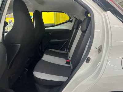 Toyota Aygo 1.0 VVT-i 69 CV 5 porte x-black TSS (7)
