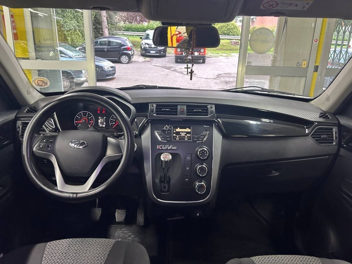 Mahindra KUV100 KUV100 1.2 VVT K8 (12)