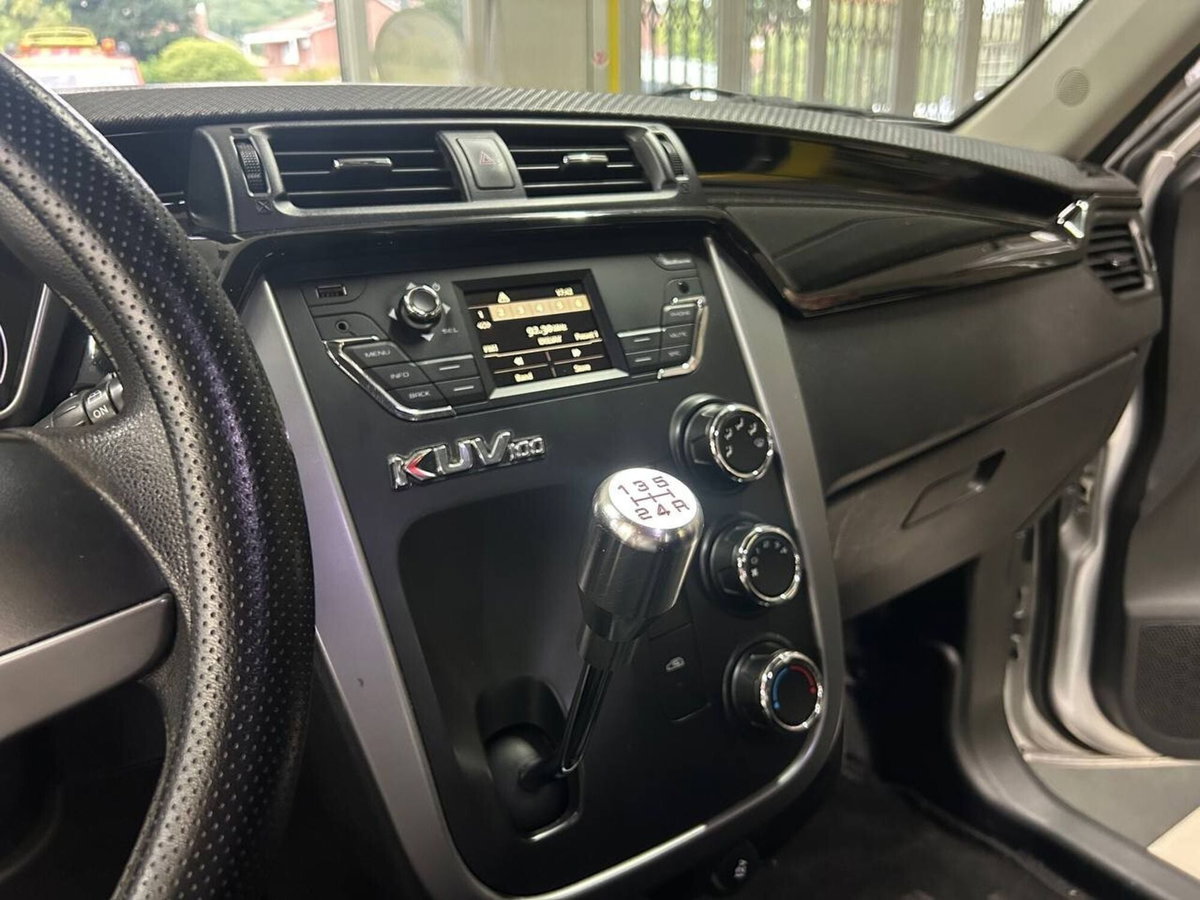 Mahindra KUV100 KUV100 1.2 VVT K8 (13)