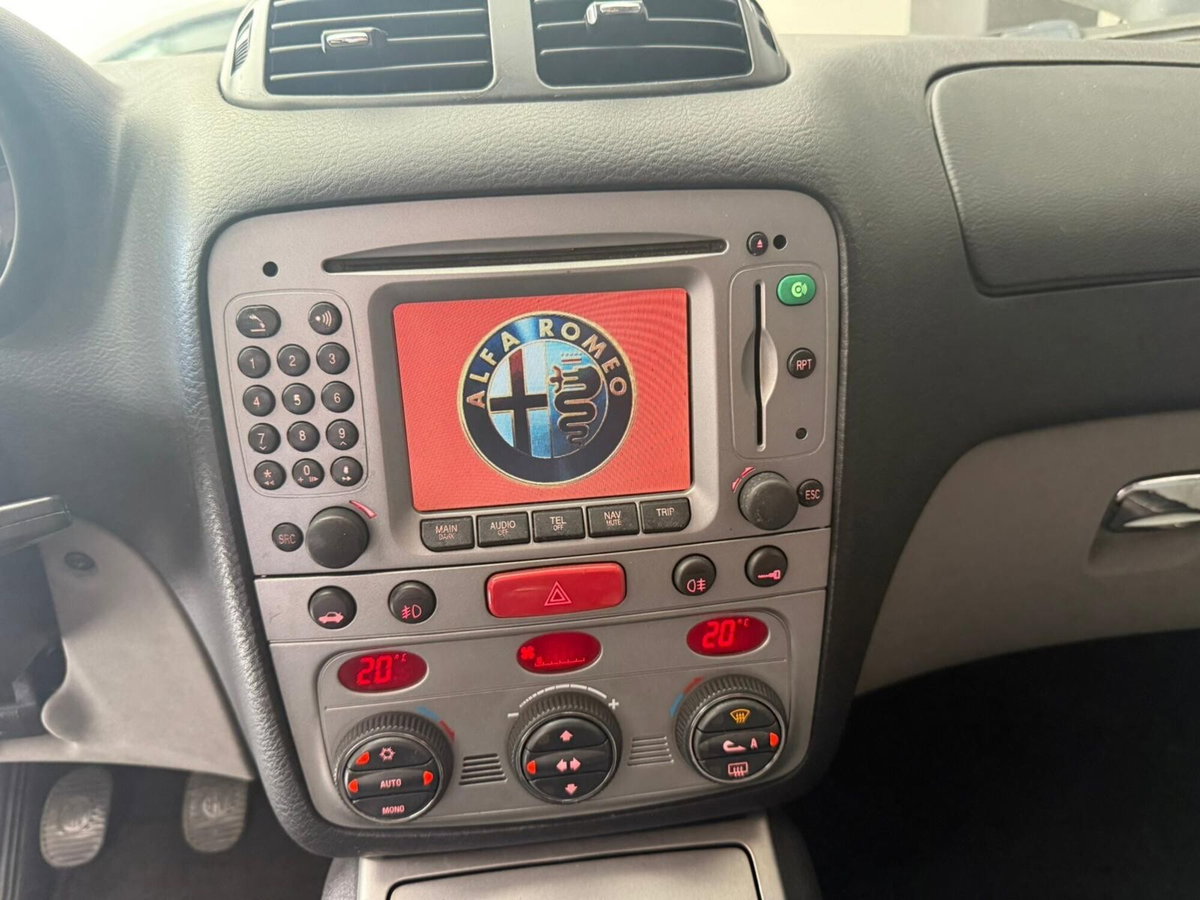 Alfa Romeo GT 1.9 MJT 16V Luxury (14)