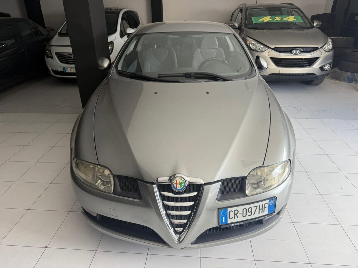 Alfa Romeo GT 1.9 MJT 16V Luxury (2)