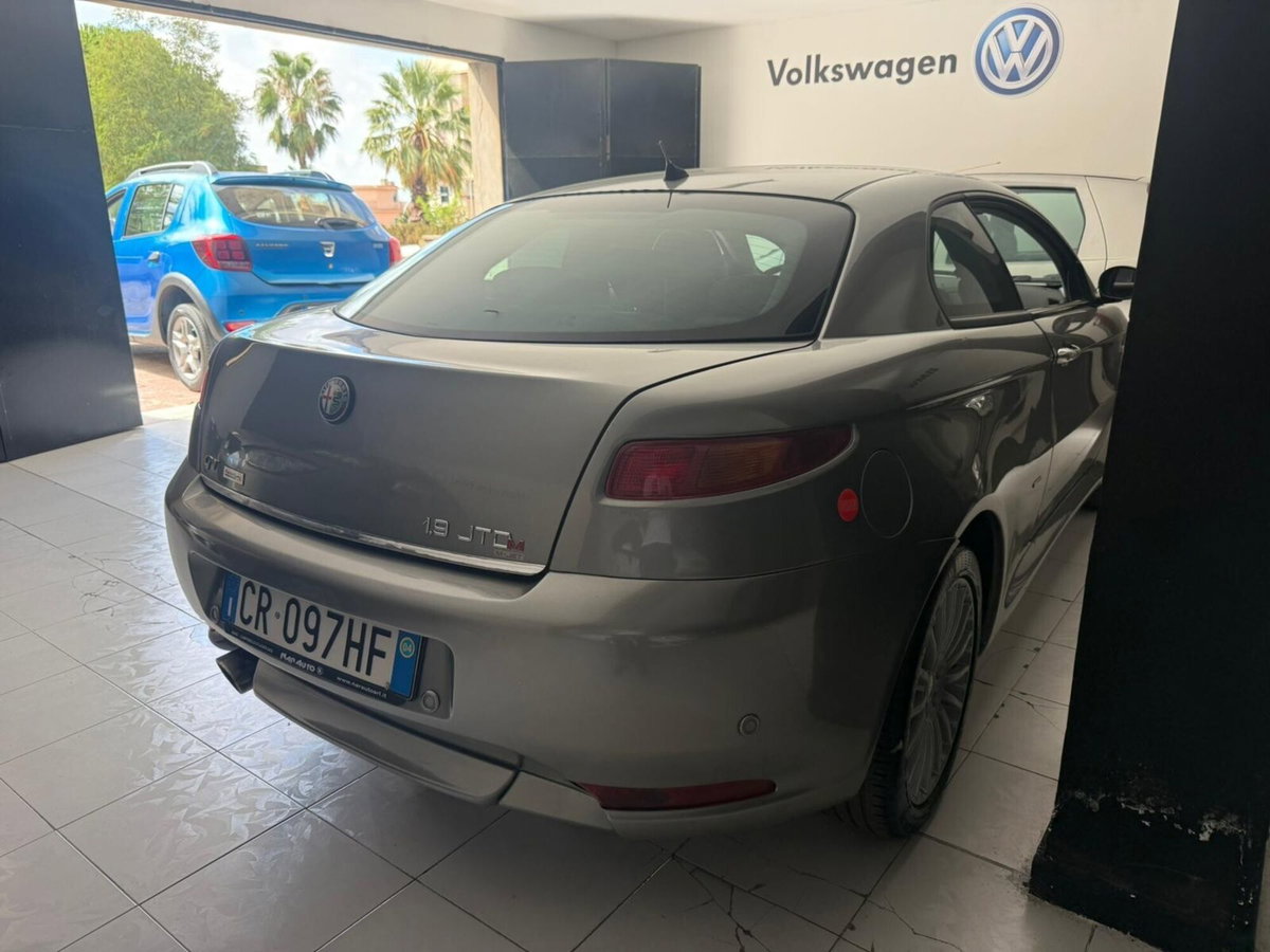 Alfa Romeo GT 1.9 MJT 16V Luxury (4)