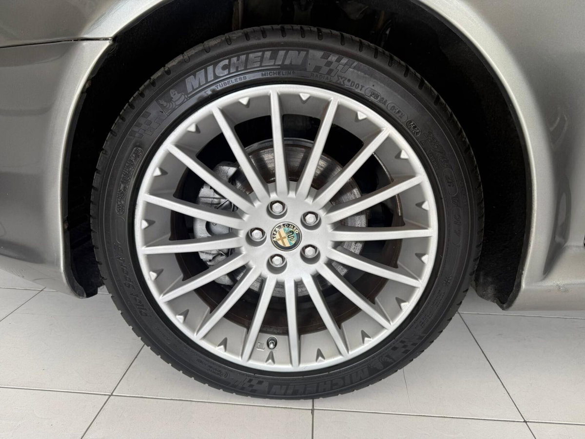 Alfa Romeo GT 1.9 MJT 16V Luxury (8)