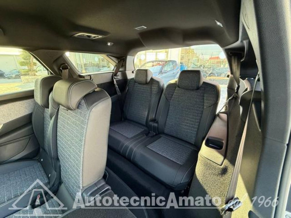 Peugeot 5008 1.6 phev Allure 225cv (195) 7p.ti e-dcs7 (11)