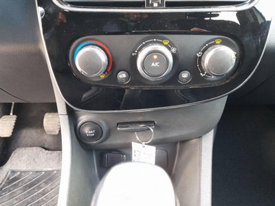 Renault Clio Sporter dCi 8V 75 CV Moschino Life (14)