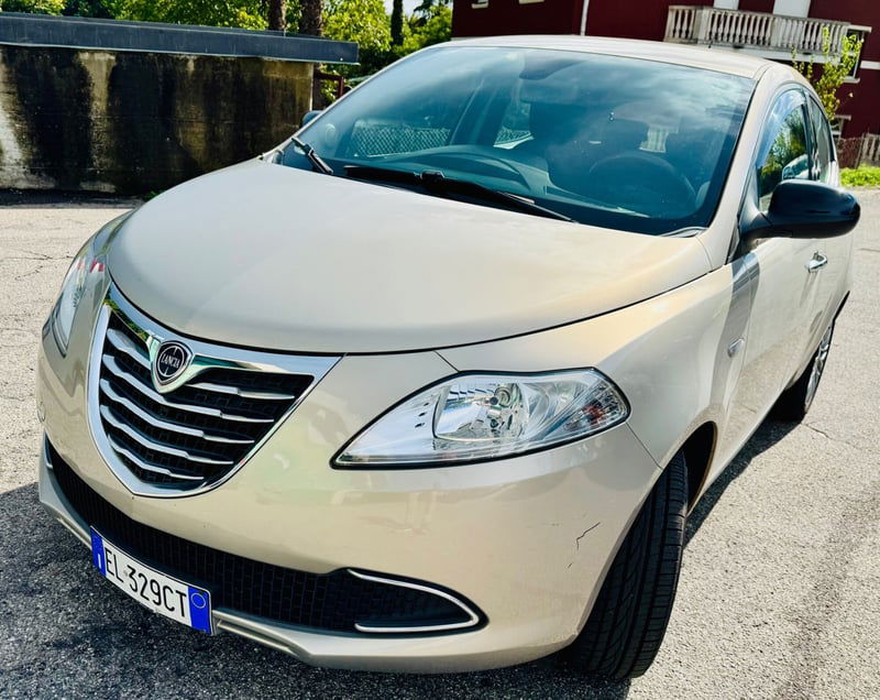 Lancia Ypsilon 0.9 TwinAir 85 CV 5 porte S&S Silver