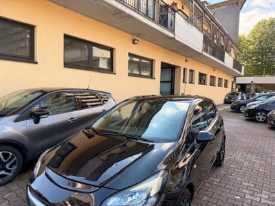 Opel Corsa 1.2 5 porte Black Edition usata