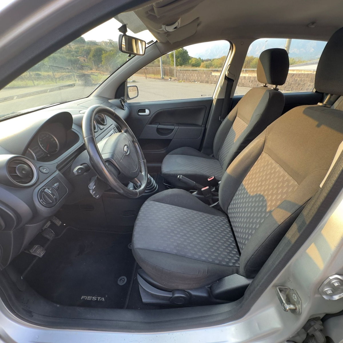 Ford Fiesta 1.4 TDCi 5p. Ambiente (9)