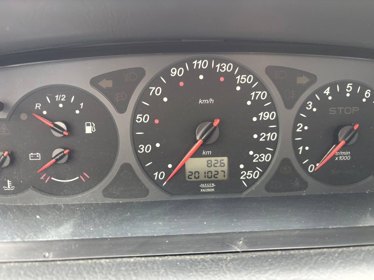 Citroen C5 2.2 HDi cat Exclusive (12)