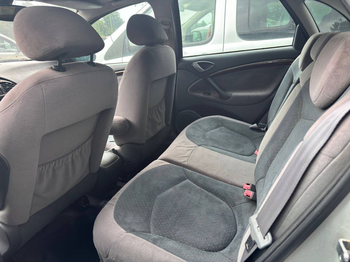 Citroen C5 2.2 HDi cat Exclusive (7)