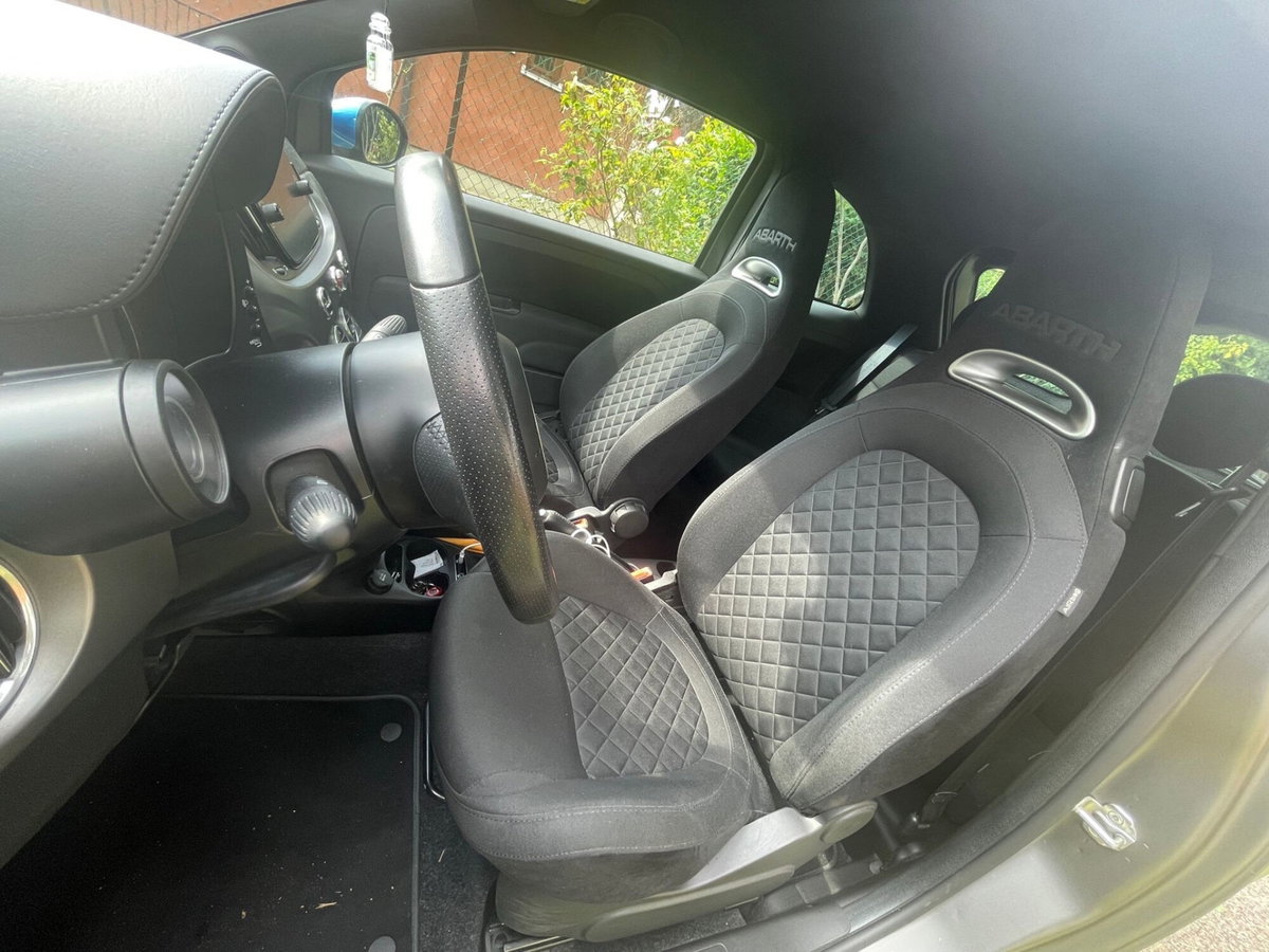 Abarth 595 595 1.4 Turbo T-Jet 165 CV (12)