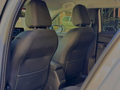 Peugeot 2008 BlueHDi 130 S&S EAT8 Allure Pack (17)