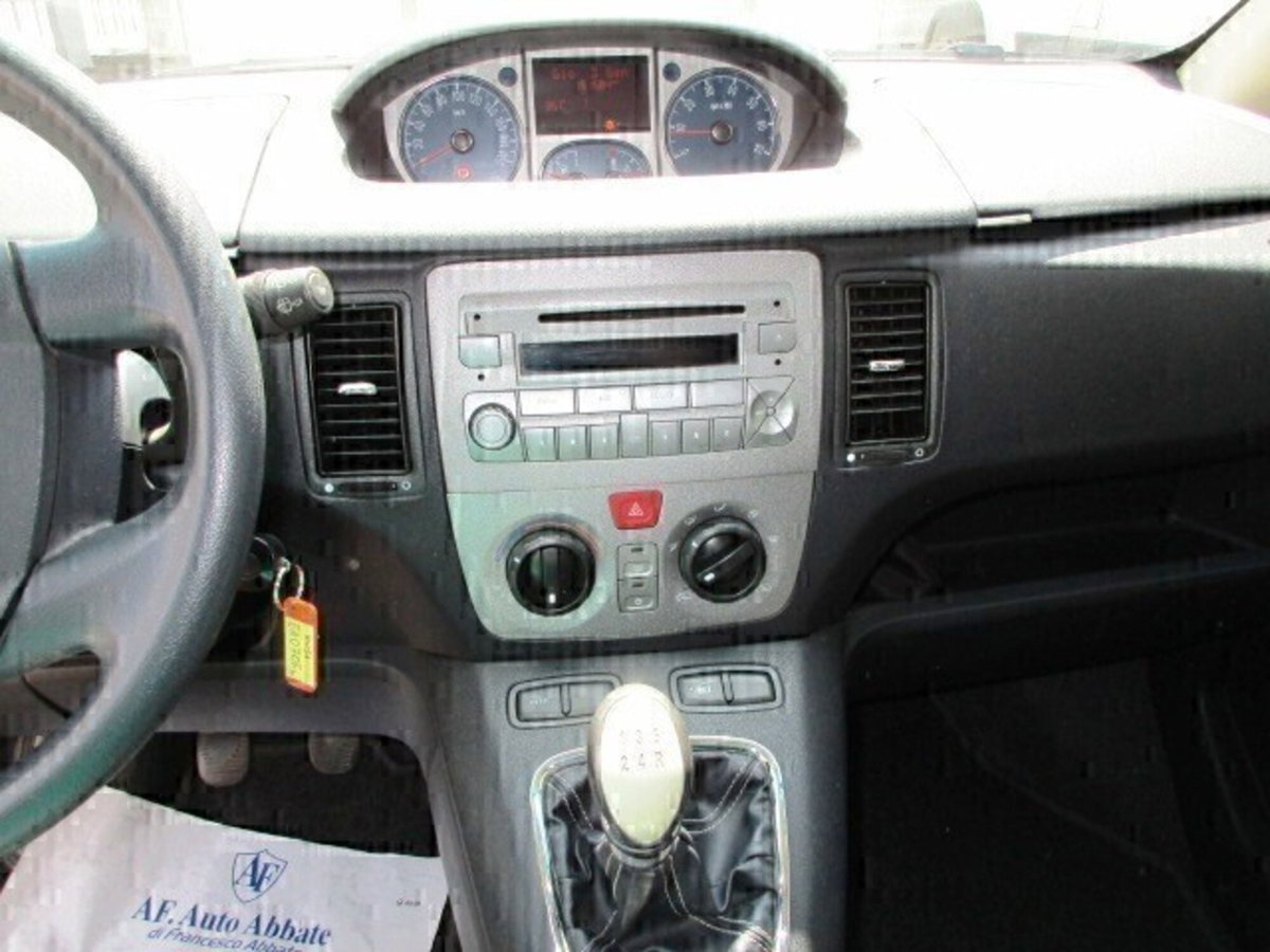 Lancia Musa 1.4 Oro Ecochic GPL (10)