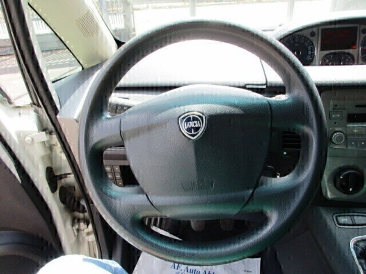 Lancia Musa 1.4 Oro Ecochic GPL (11)
