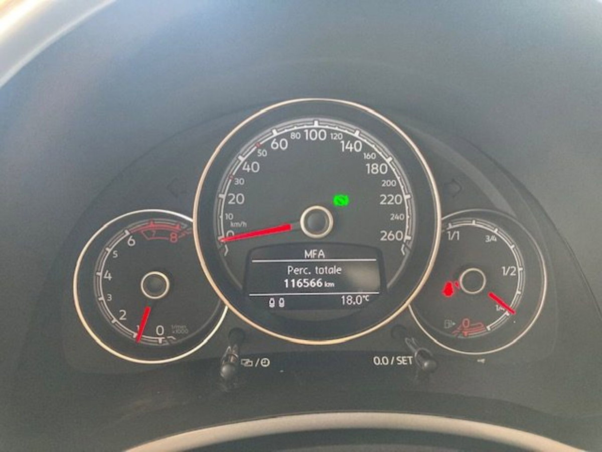 Volkswagen Maggiolino Cabrio 1.2 TSI Design (11)