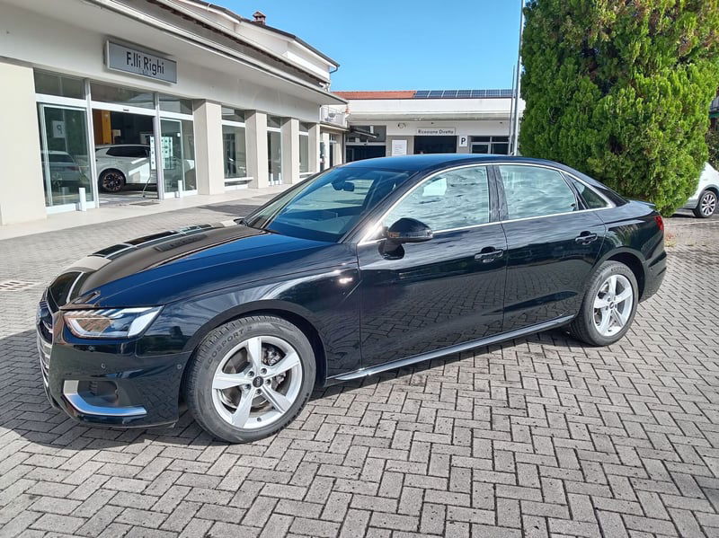 Audi A4 30 TDI S tronic Business Sport