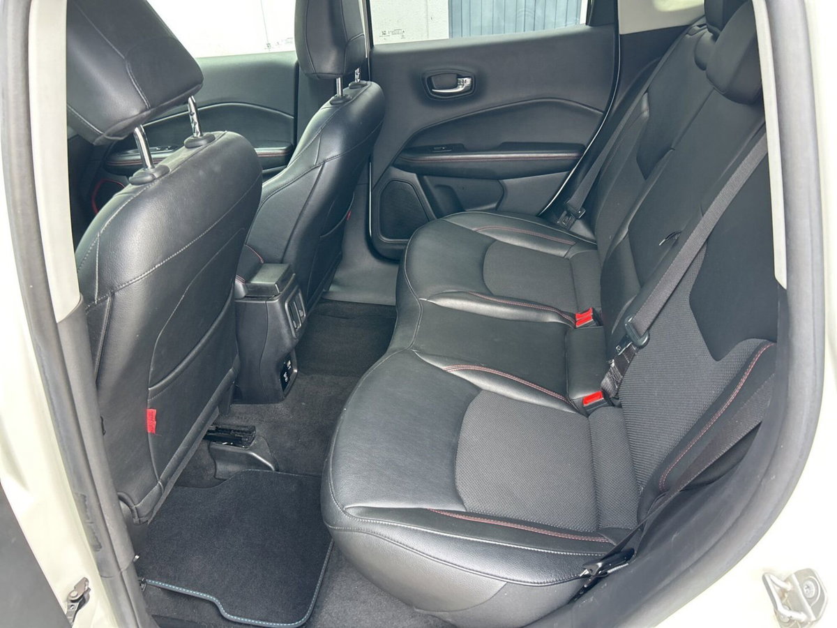 Jeep Compass 1.3 T4 240CV PHEV AT6 4xe Trailhawk (10)