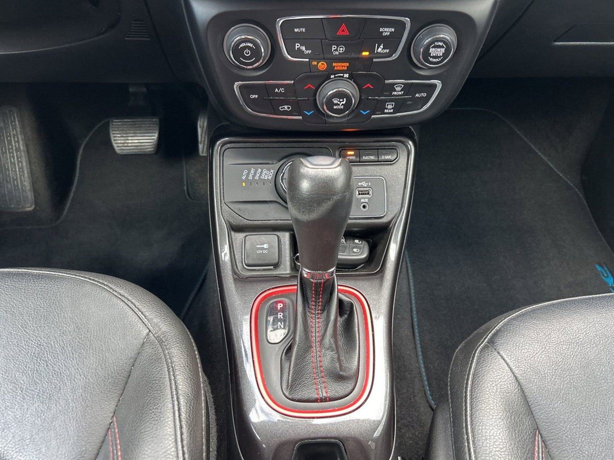 Jeep Compass 1.3 T4 240CV PHEV AT6 4xe Trailhawk (14)