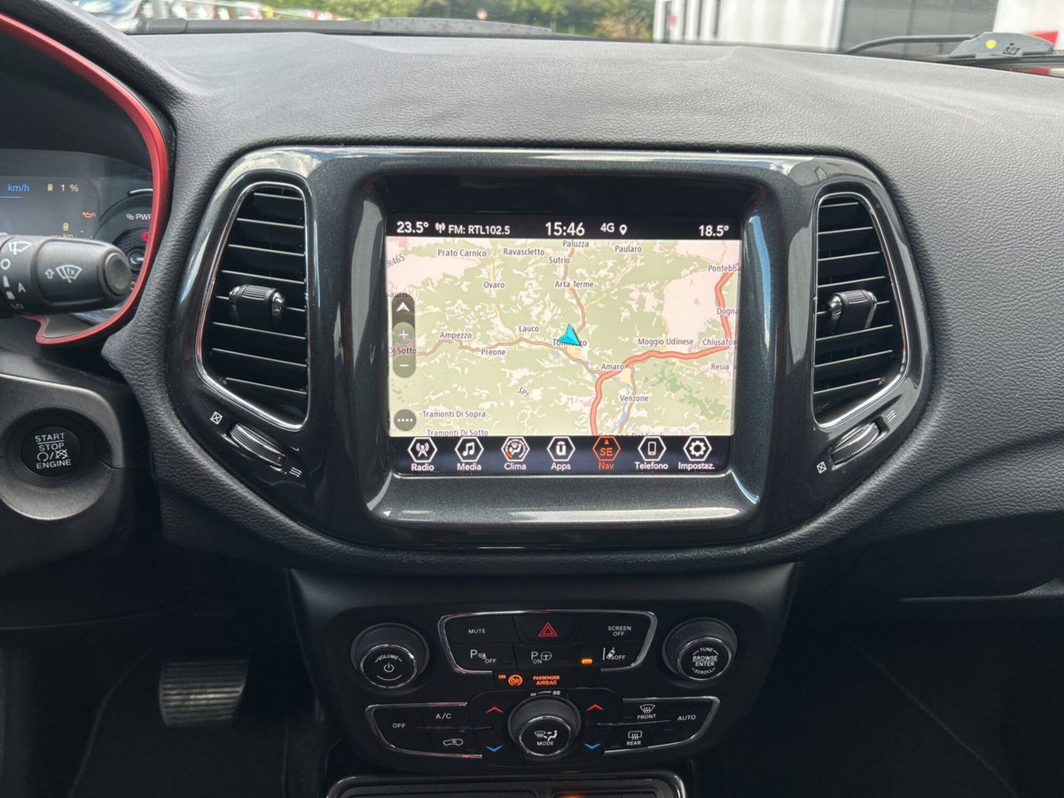 Jeep Compass 1.3 T4 240CV PHEV AT6 4xe Trailhawk (15)