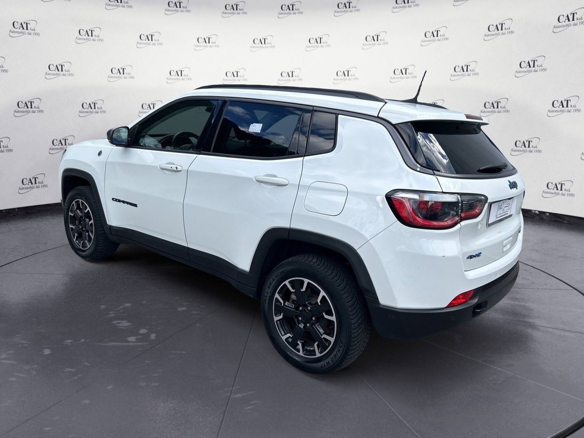Jeep Compass 1.3 T4 240CV PHEV AT6 4xe Trailhawk (3)