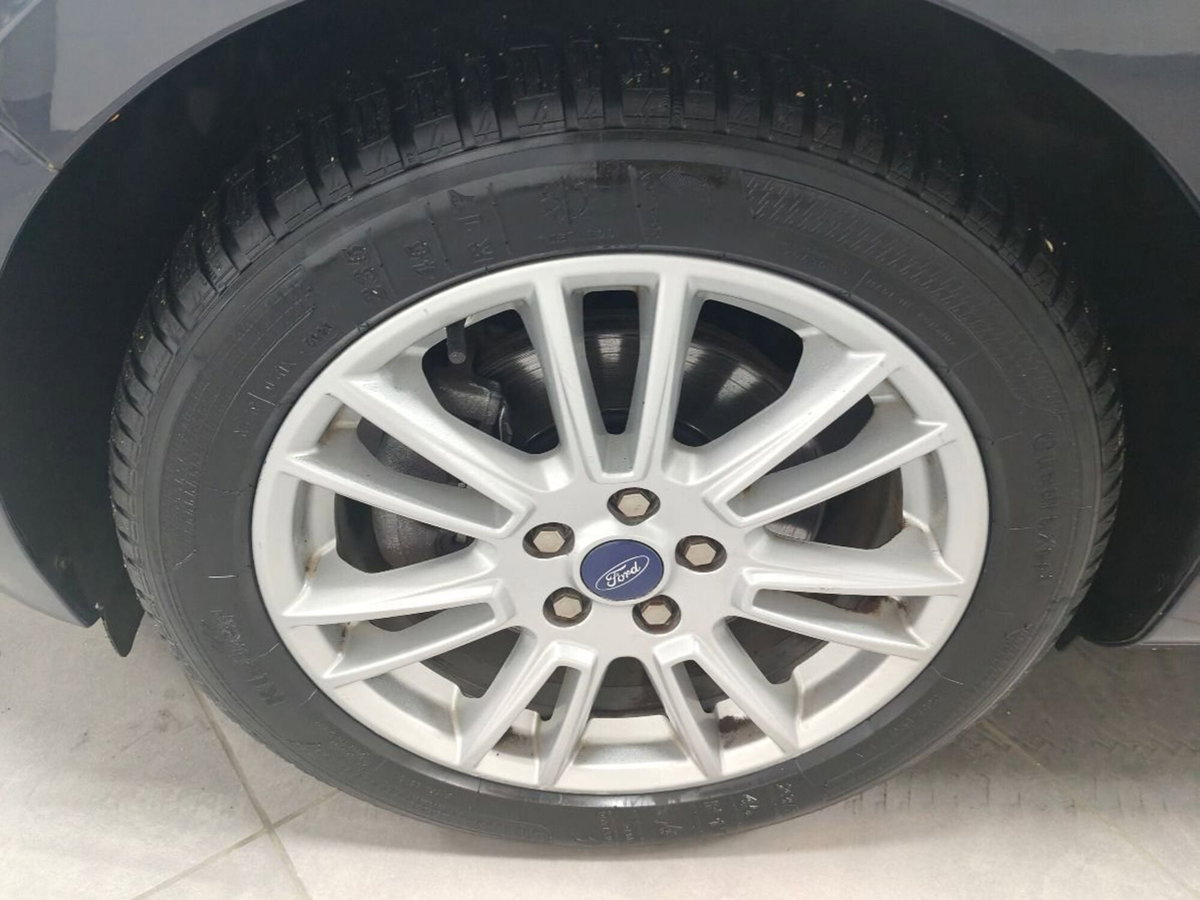 Ford Mondeo Station Wagon 2.0 TDCi Bi Turbo S&S Pow. SW Titanium Business (17)