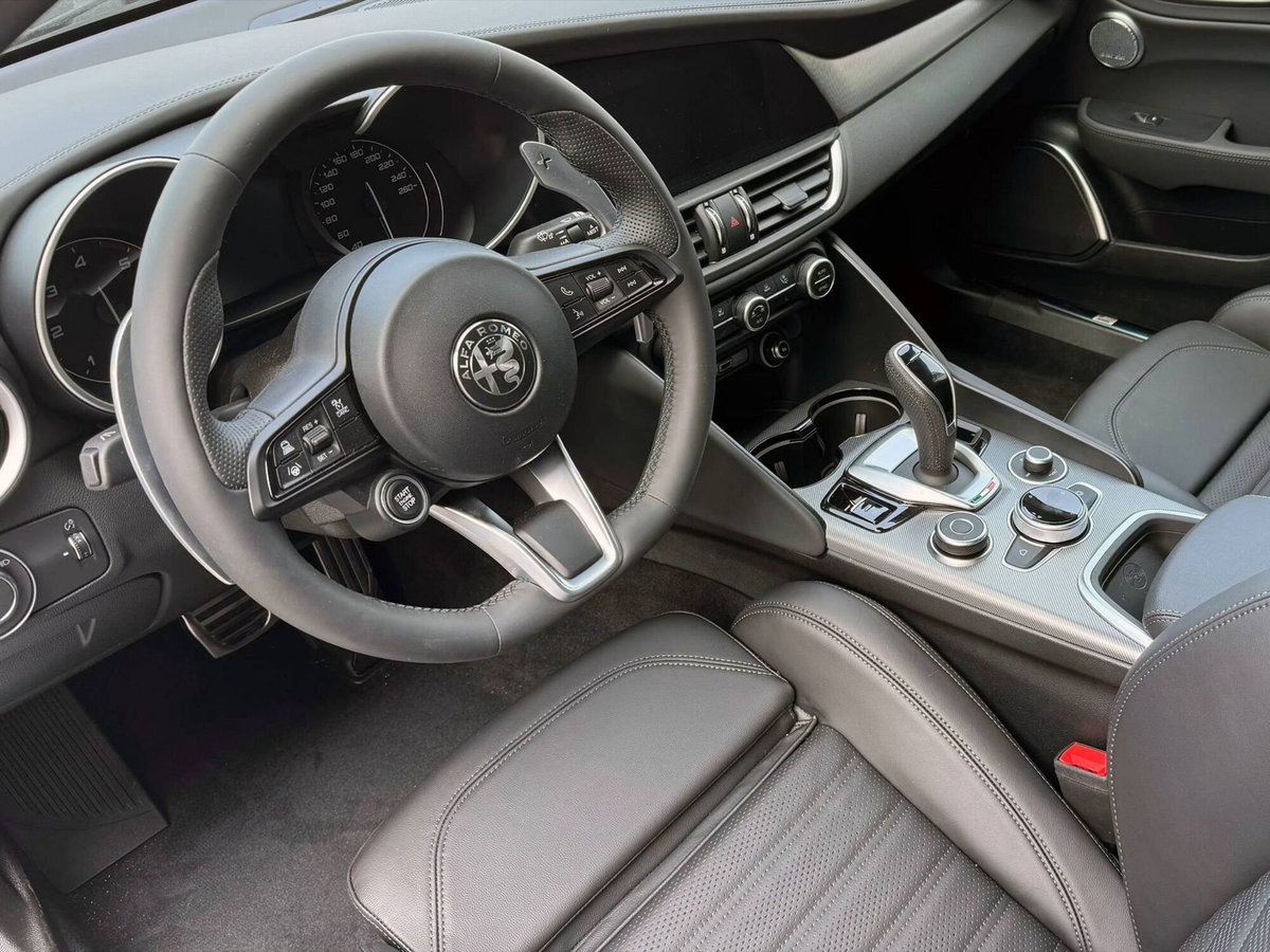 Alfa Romeo Giulia 2.2 Turbodiesel 210 CV AT8 AWD Q4 Veloce Ti (10)
